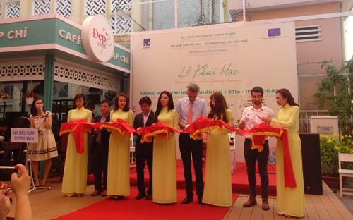 Nhung ngay van hoc chau au lan 2 o duong sach anh 1