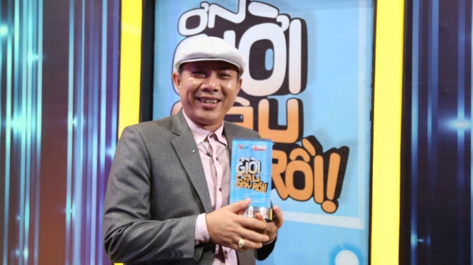 Trung Dan bo ghi hinh vi Huong Giang Idol anh 2