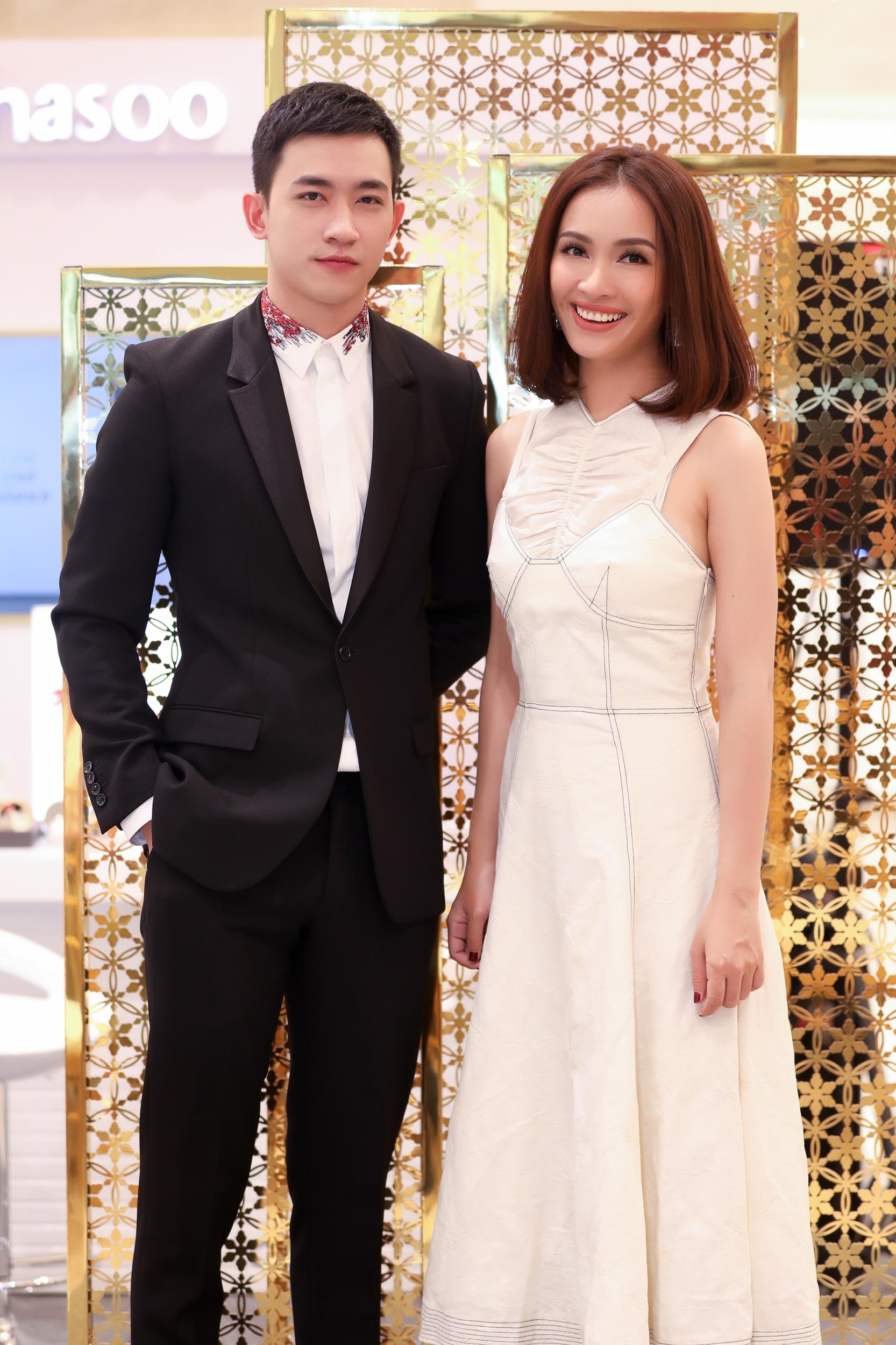 Le Thuy va Do An dua me di su kien anh 5