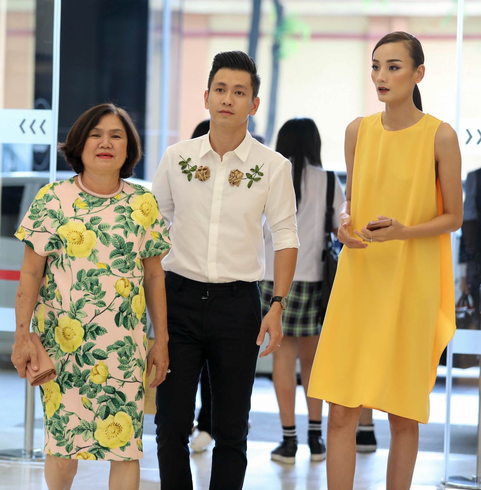 Le Thuy va Do An dua me di su kien anh 1