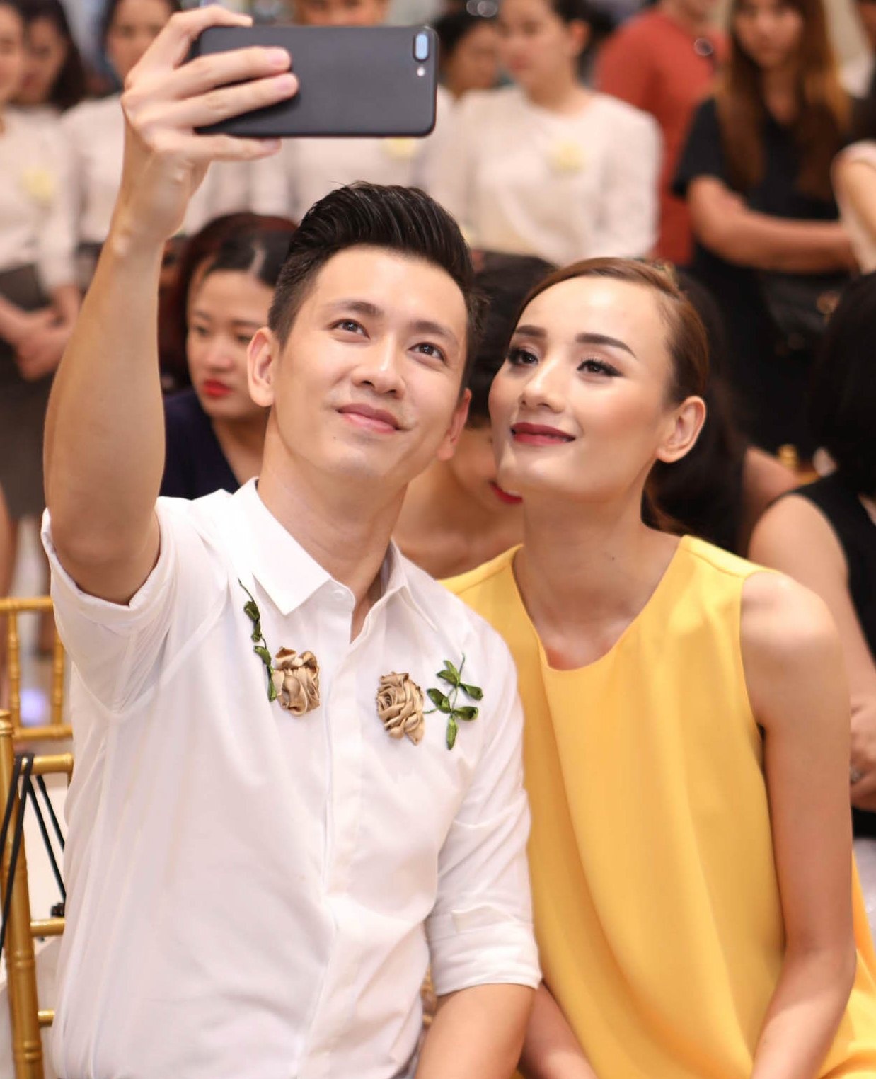 Le Thuy va Do An dua me di su kien anh 4