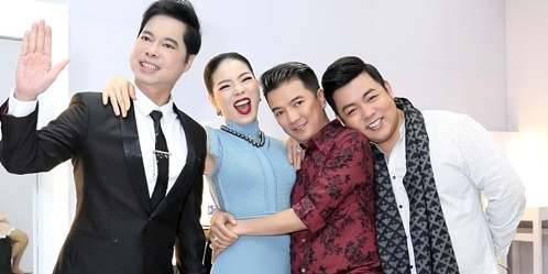 Bon huan luyen vien Than tuong Bolero ru nhau to chuc dem nhac hinh anh