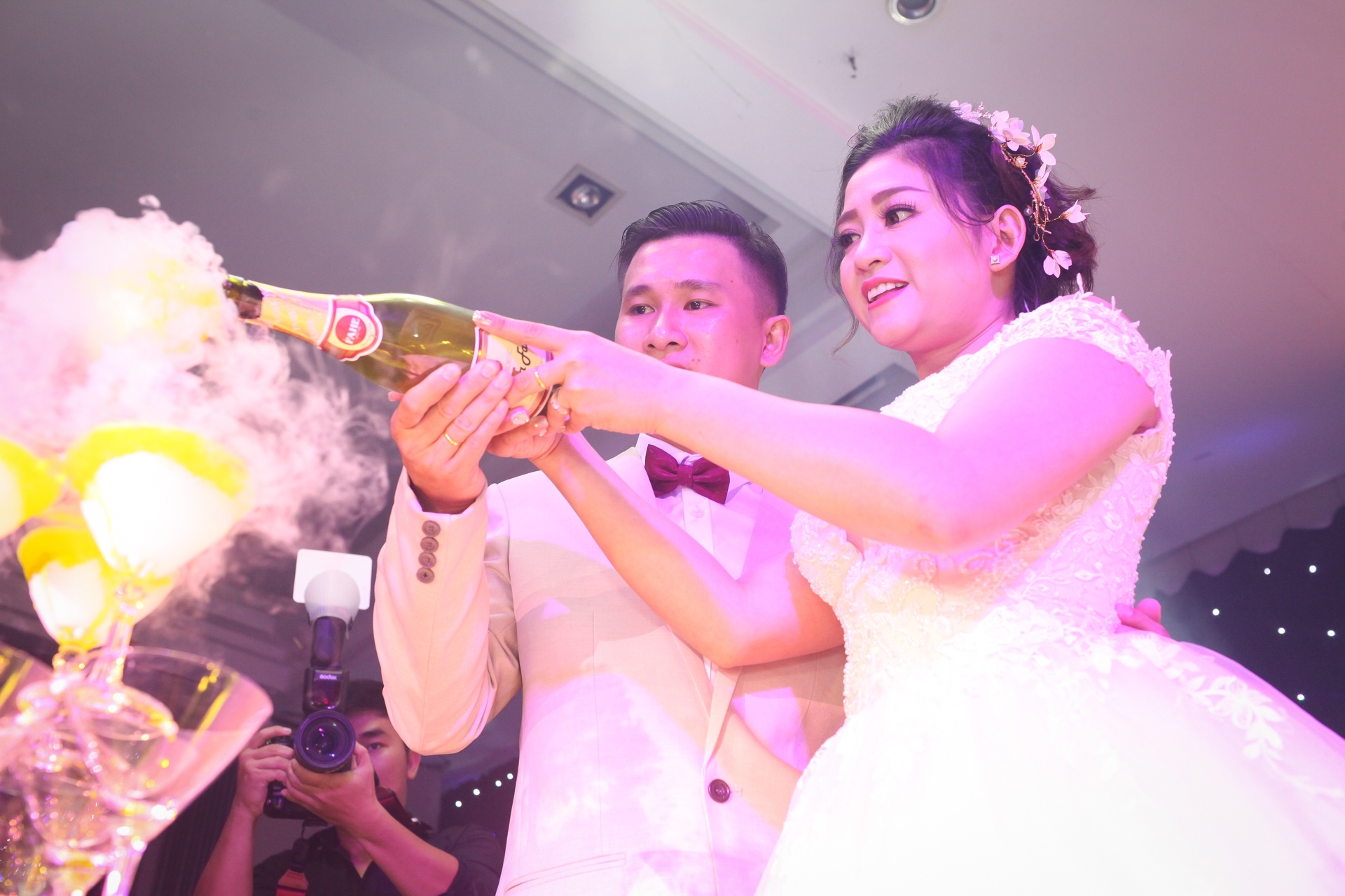 Dam cuoi cua con gai Kim Tu Long anh 5