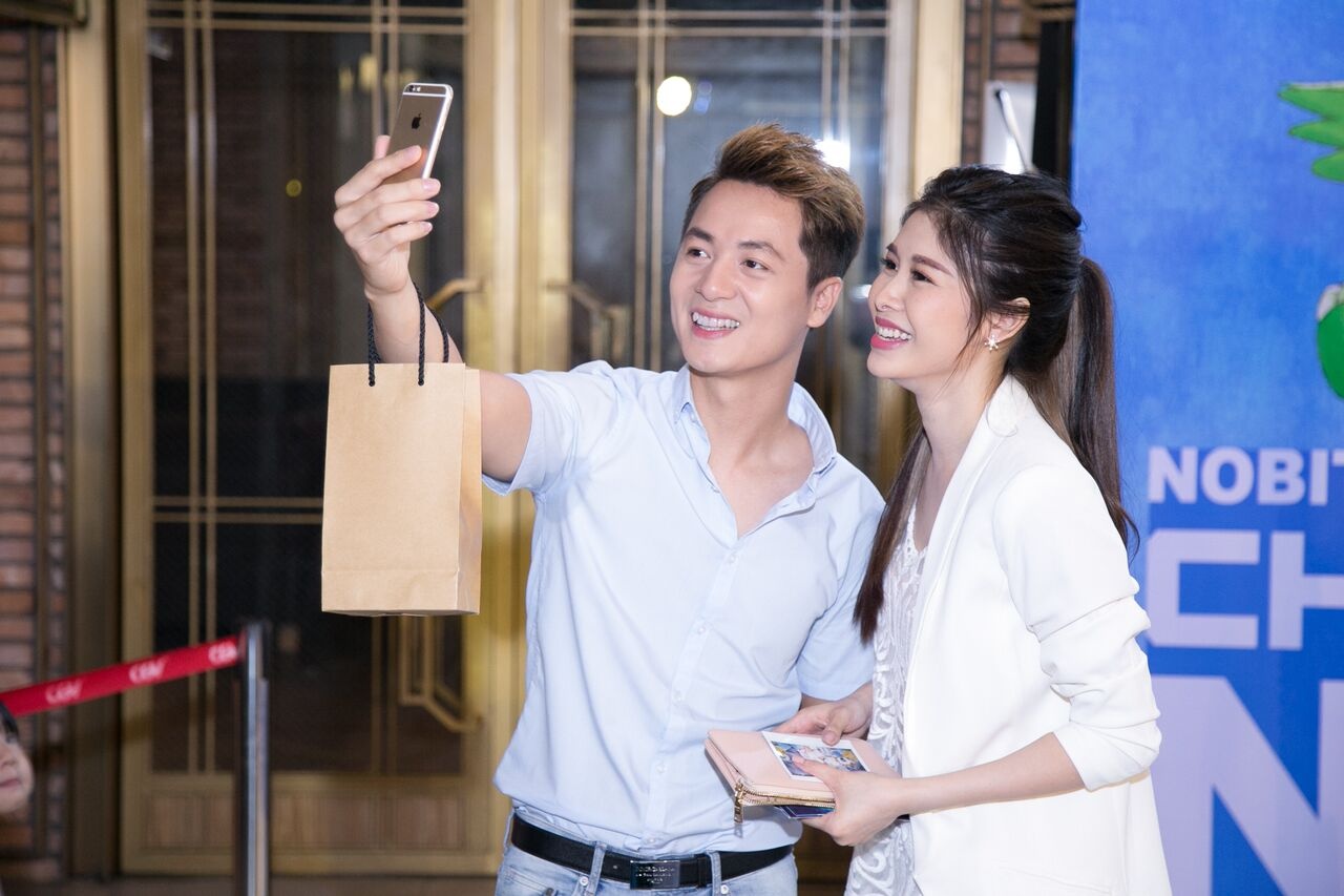 Tim đưa vợ và con đi sự kiện sau khi ly hôn ảnh 3 Tim dua vo va con di su kien sau khi ly hon anh 3