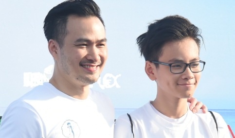 Chi Bao lan dau dua con trai di du su kien hinh anh