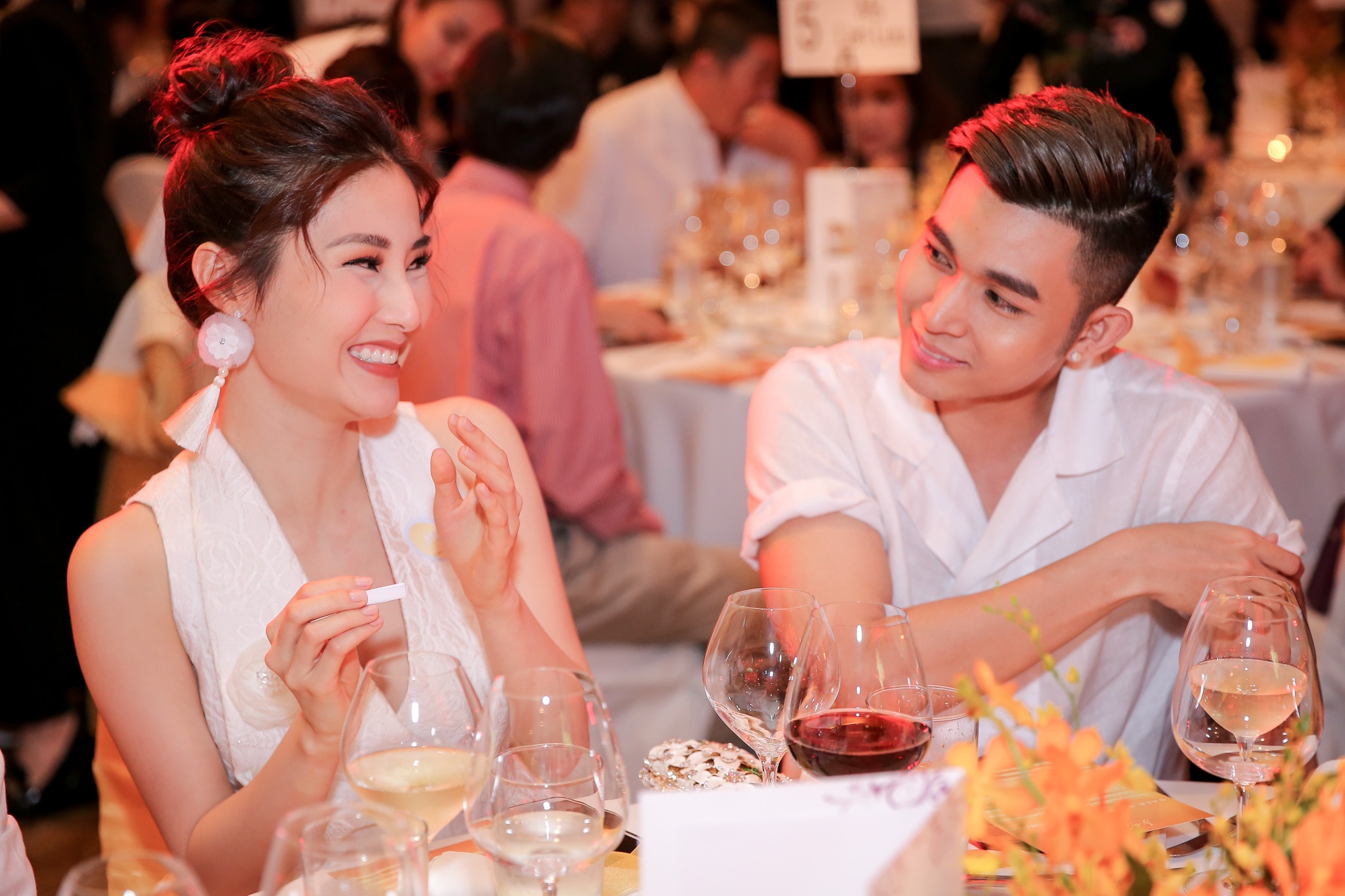 Dan sao Viet du tiec cua Ngo Thanh Van anh 4