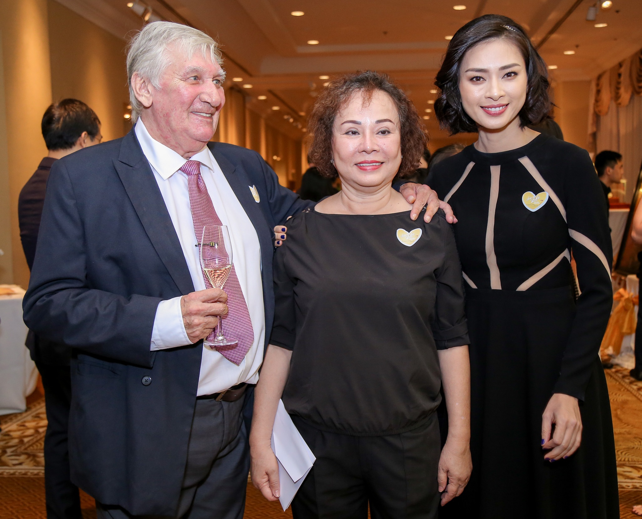 Dan sao Viet du tiec cua Ngo Thanh Van anh 12