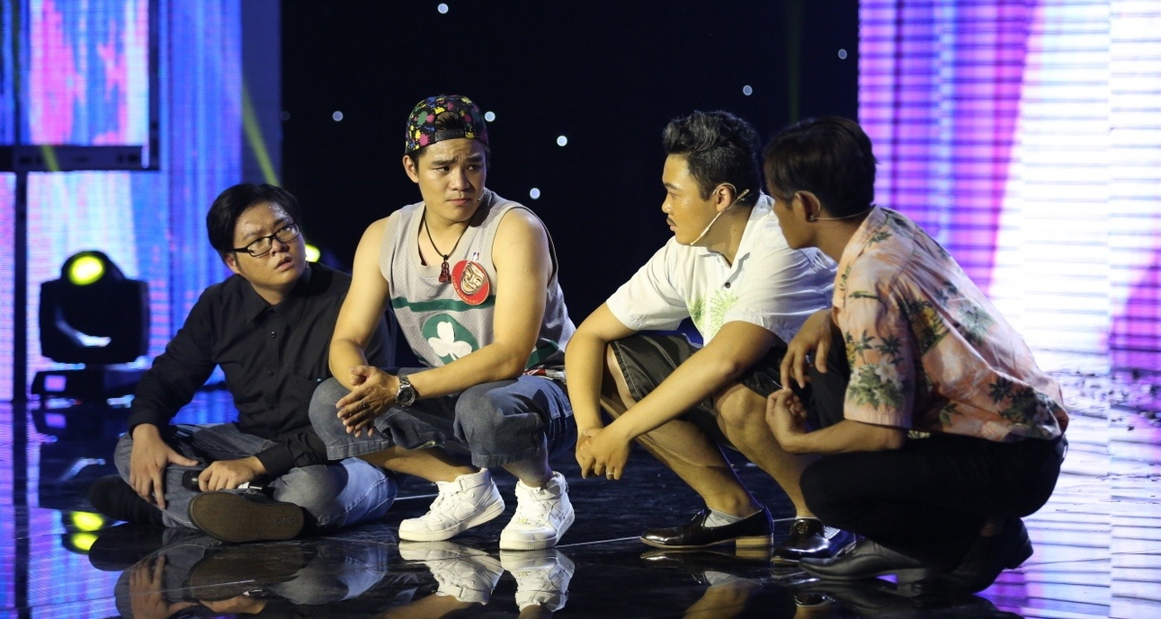 Ba Duc gap su co rach quan anh 1