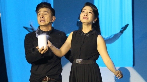 Nu dao dien Kich cung Bolero khoc ke ve noi dau mat chong hinh anh