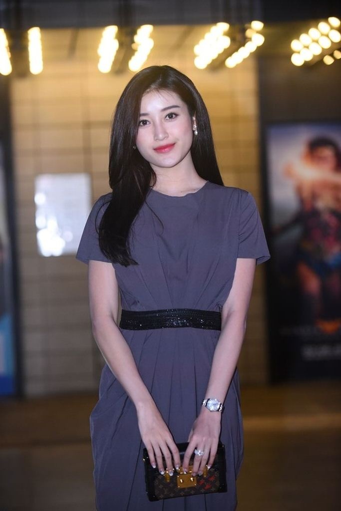 Huyen My du ra mat phim anh 1