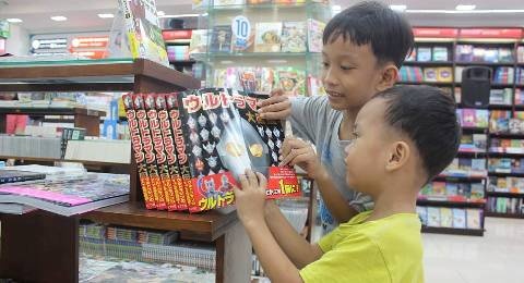 Trung bay hon 6.000 an pham truyen tranh tai Trien lam sach tieng Nhat hinh anh