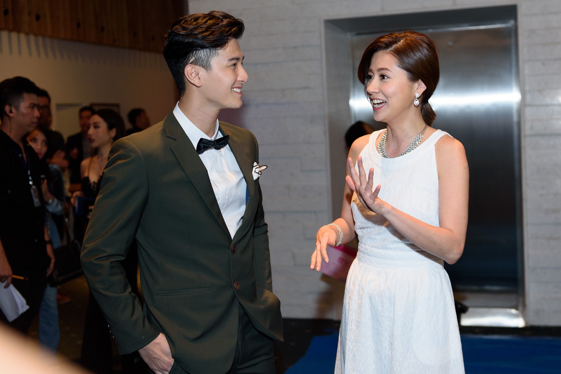 Huynh Anh cuoi guong khi gap Hoang Oanh anh 2