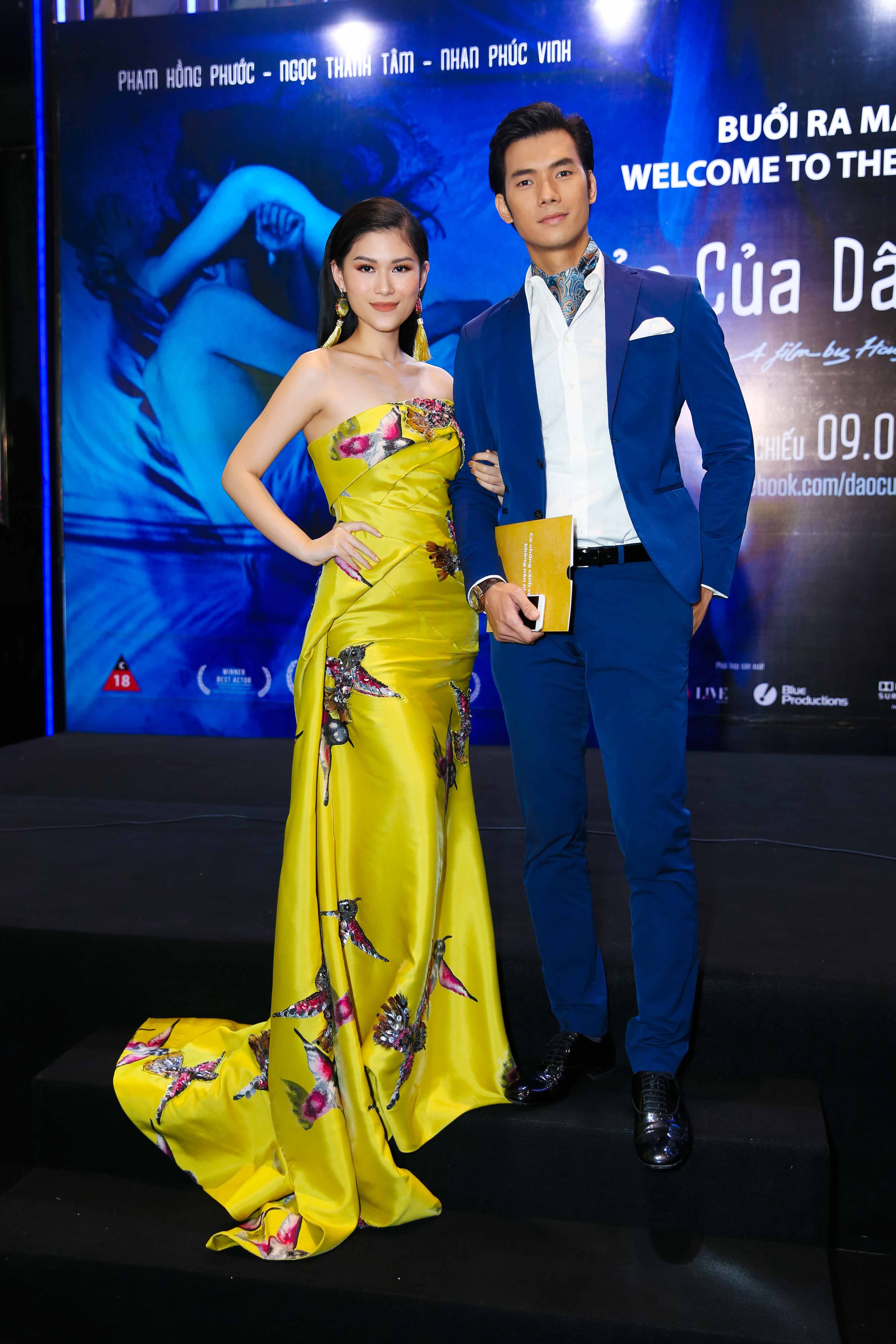 Nha Phuong,  Truong Giang di xem phim anh 5