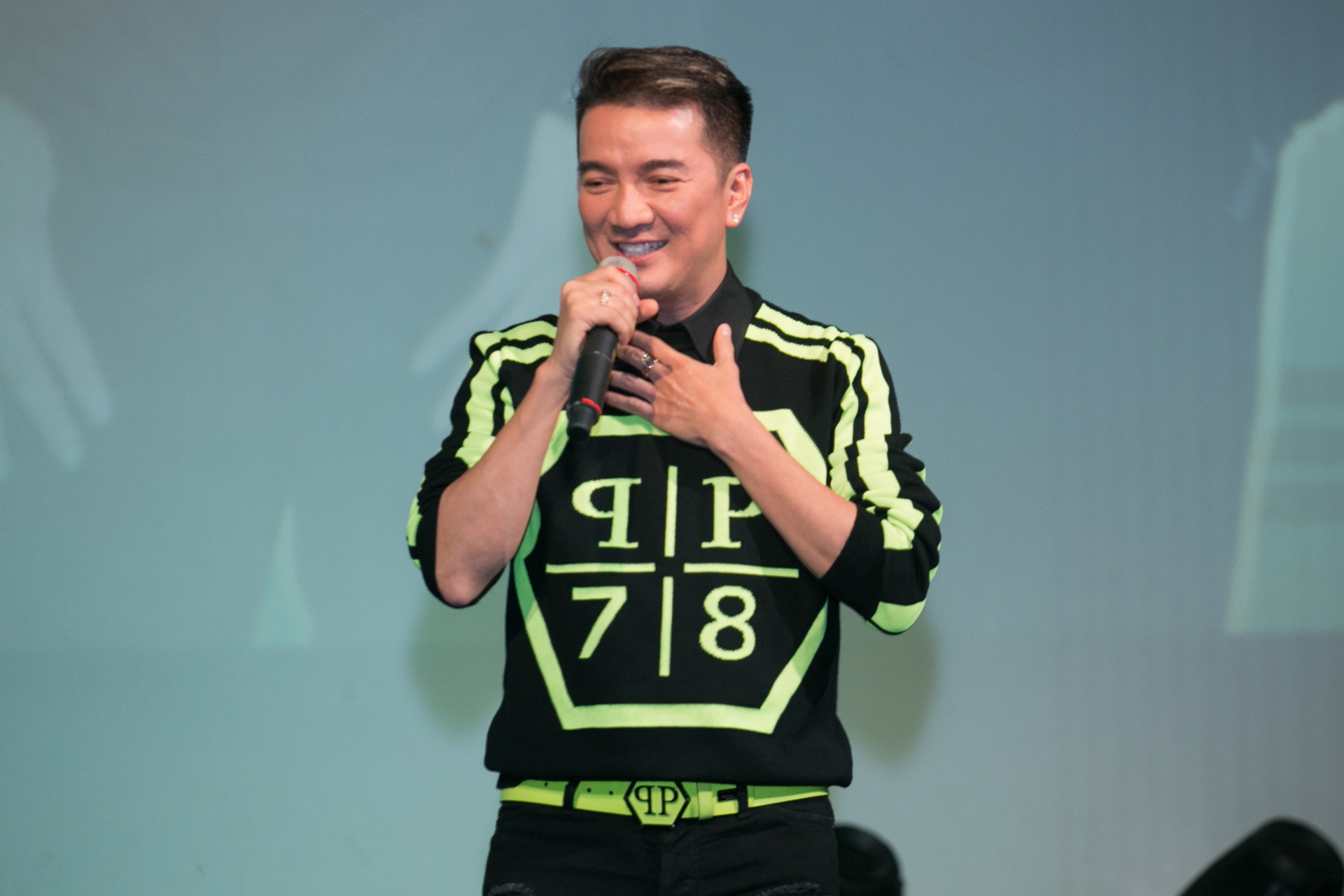 họp fan Đàm Vĩnh Hưng và Dương Triệu Vũ ở TP.HCM ảnh 5 hop fan Dam Vinh Hung va Duong Trieu Vu o TP.HCM anh 5