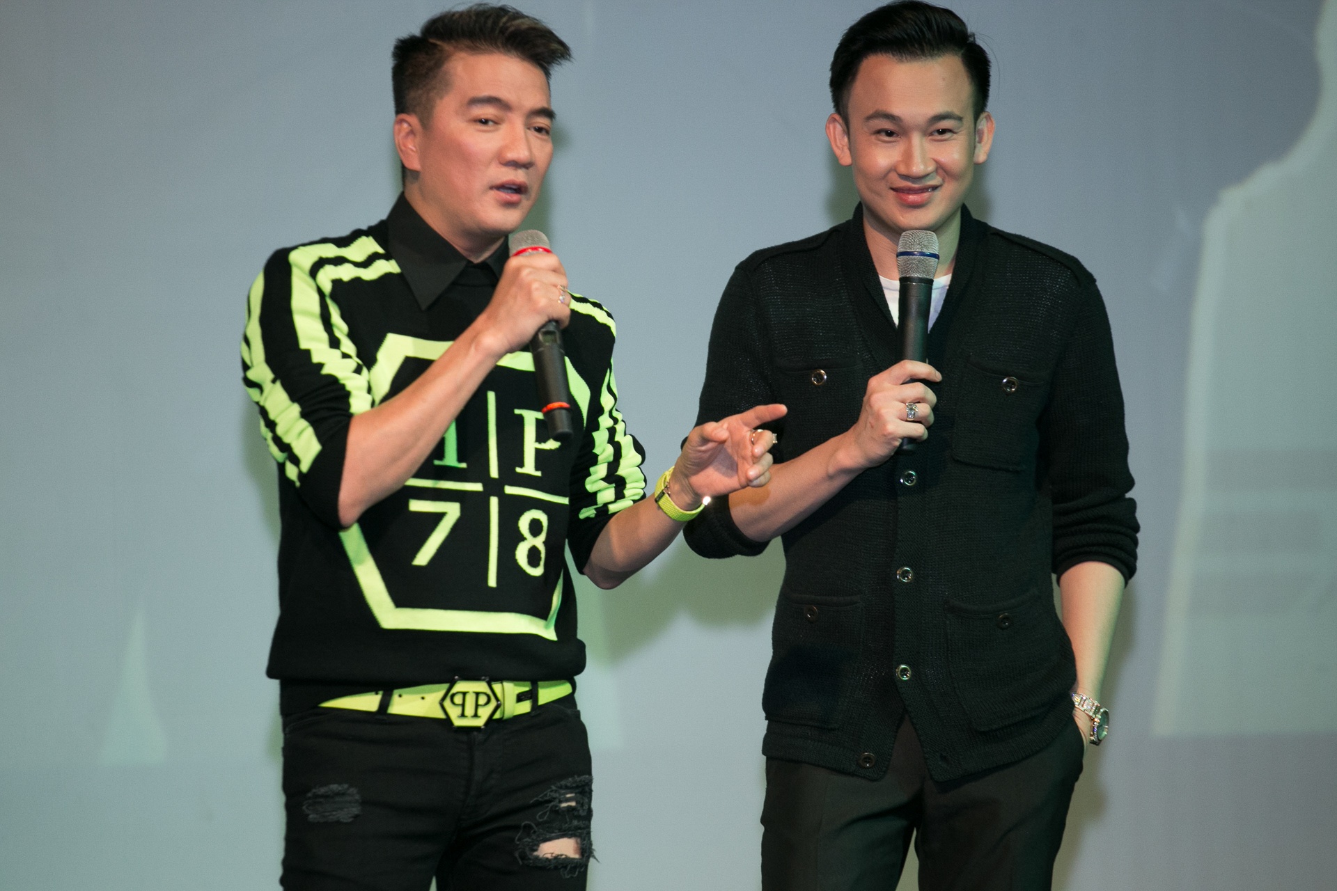 họp fan Đàm Vĩnh Hưng và Dương Triệu Vũ ở TP.HCM ảnh 6 hop fan Dam Vinh Hung va Duong Trieu Vu o TP.HCM anh 6