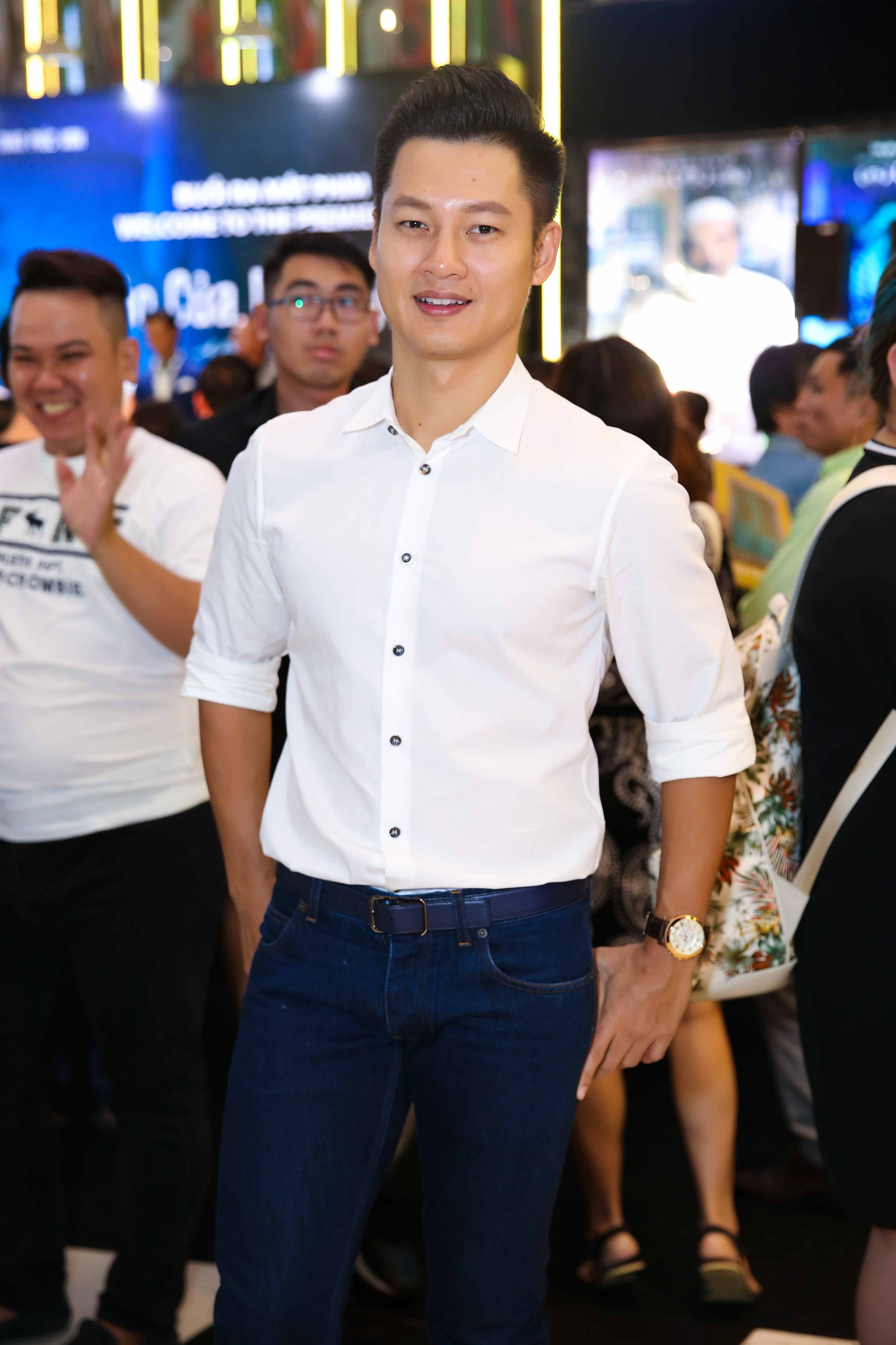 Nha Phuong,  Truong Giang di xem phim anh 9