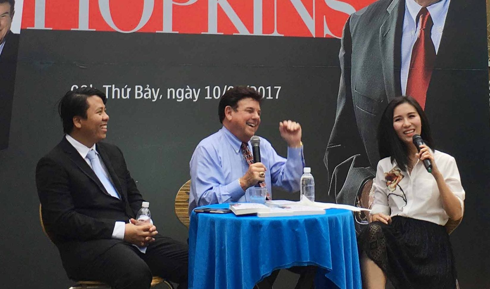 Ra mắt sách Làm chủ nghệ thuật bán hàng ảnh 1 Ra mat sach Lam chu nghe thuat ban hang anh 1