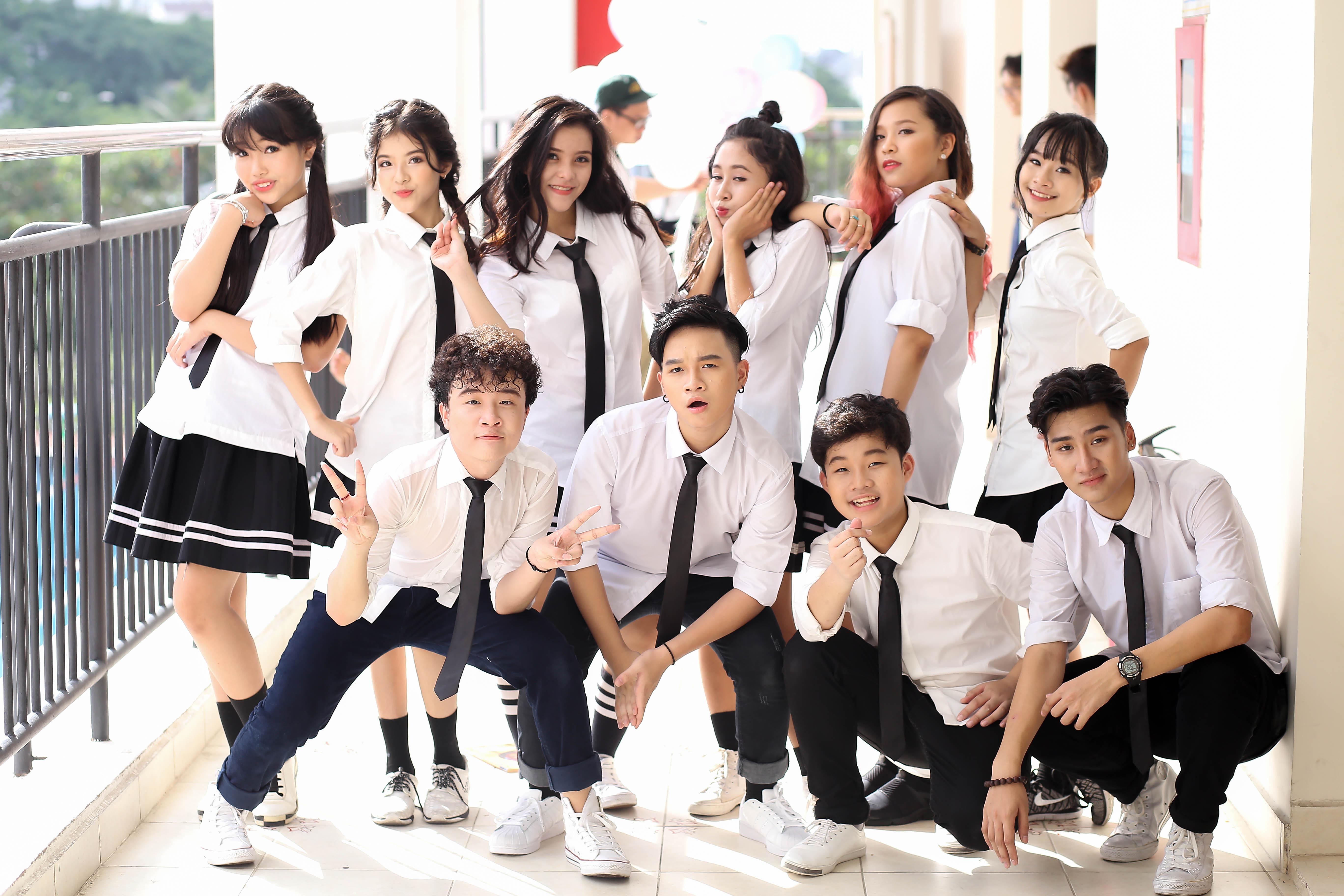 Nhóm nhạc đông thành viên nhất Việt Nam ra mắt MV ảnh 2 Nhom nhac dong thanh vien nhat Viet Nam ra mat MV anh 2