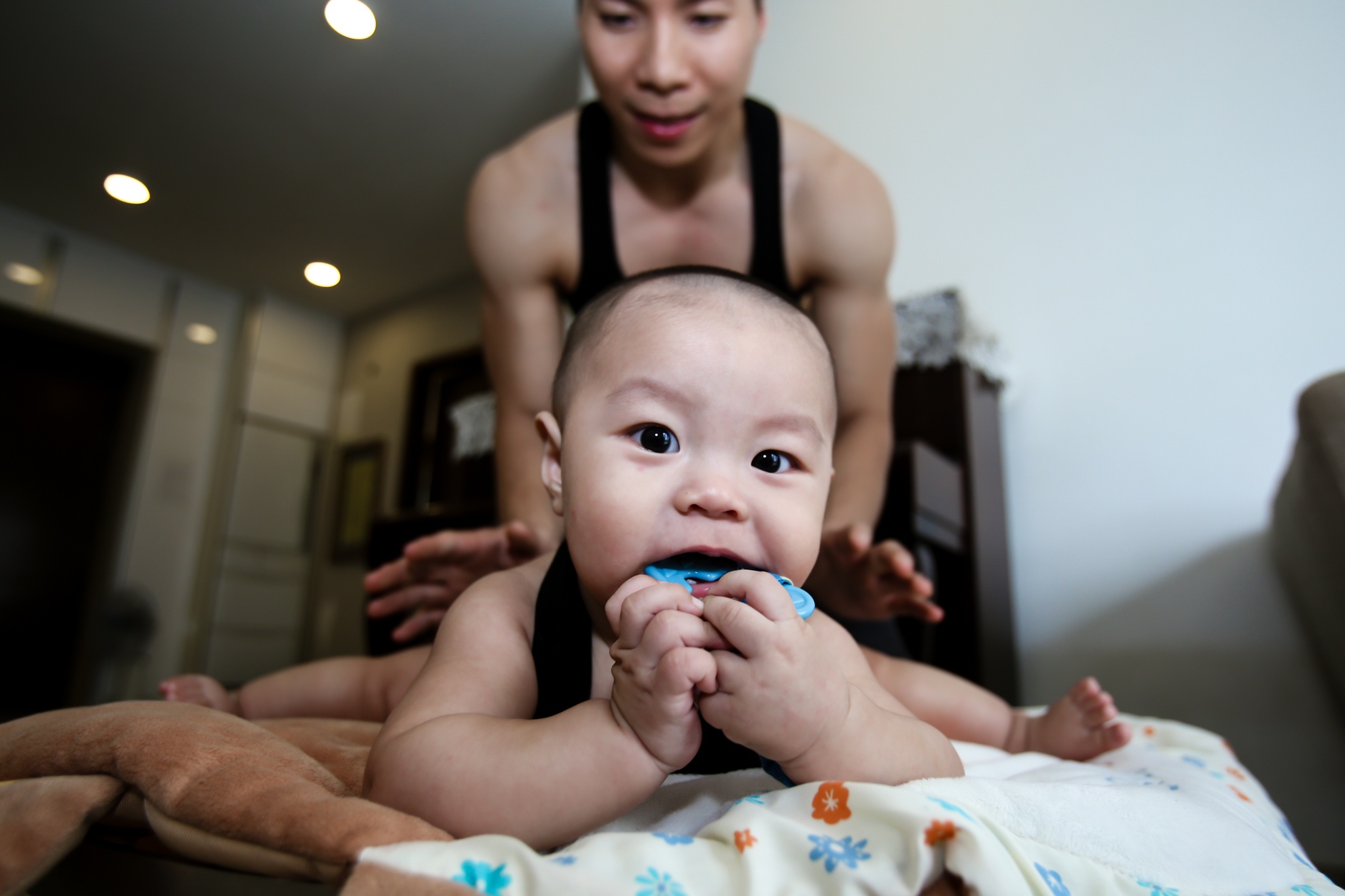 Quoc Co Quoc Nghiep tap xiec cho con trai anh 8