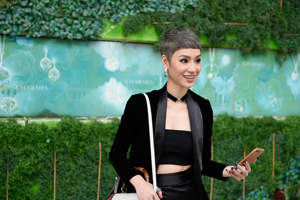 Trà My bất ngờ được ông xã đến thăm ảnh 1 Tra My bat ngo duoc ong xa den tham anh 1