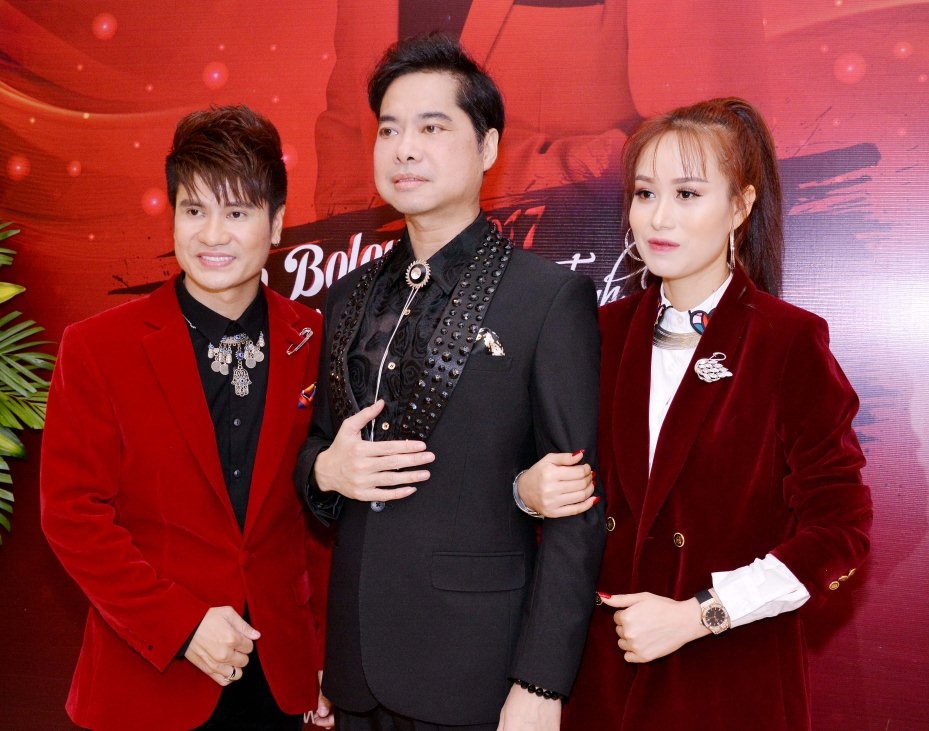 Ngoc Son nhan hoc tro tren san khau anh 1