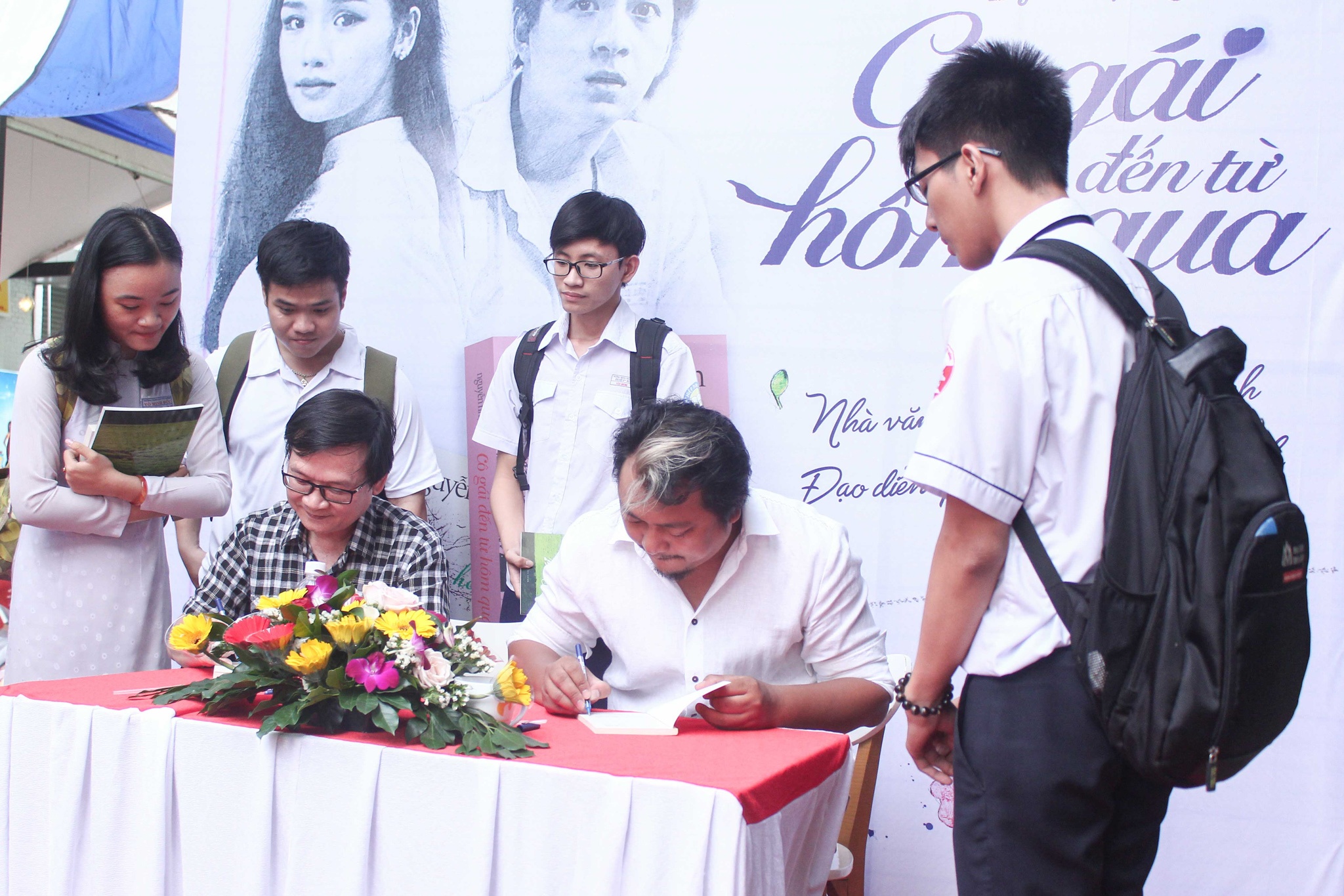 ky tang Co gai den tu hom qua anh 1