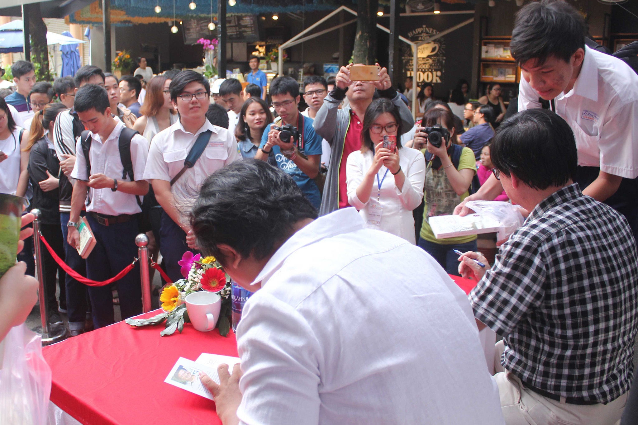 ky tang Co gai den tu hom qua anh 3