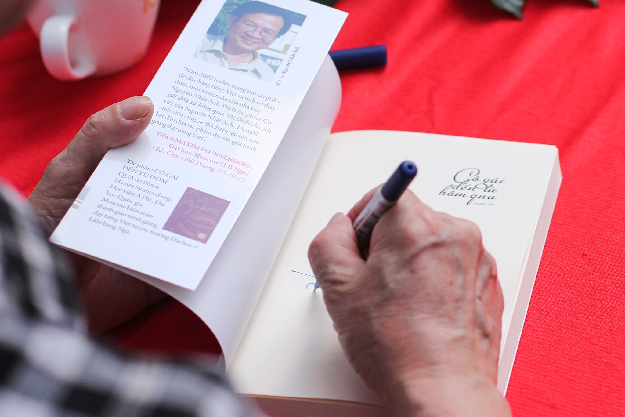 ky tang Co gai den tu hom qua anh 5