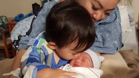 'Be' Xuan Mai sinh con trai thu hai o My hinh anh