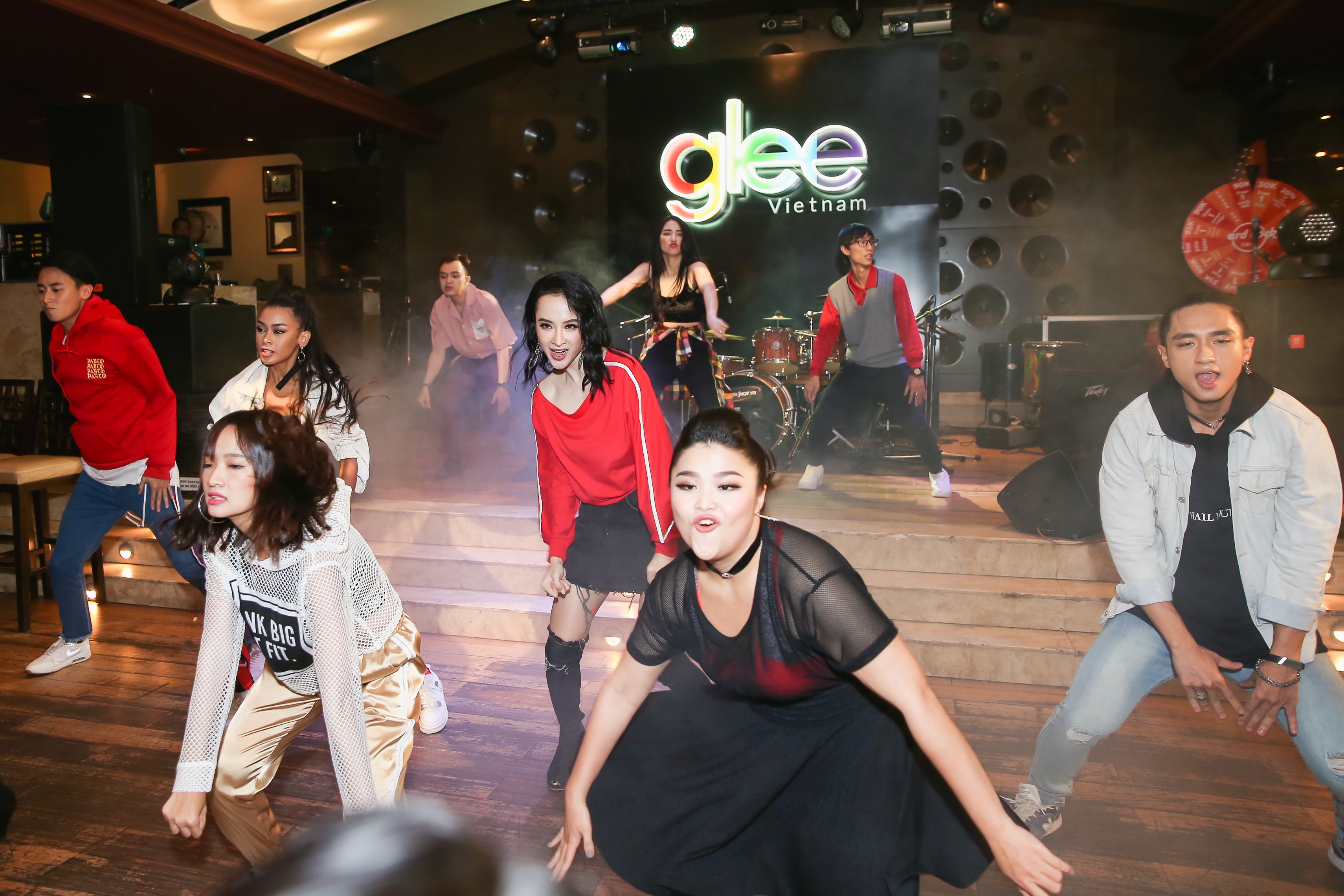 Angela Phuong Trinh dong Glee anh 14