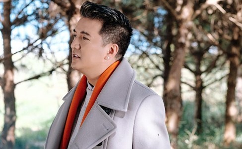 Dam Vinh Hung tai hien Sai Gon xua trong liveshow Bolero hinh anh