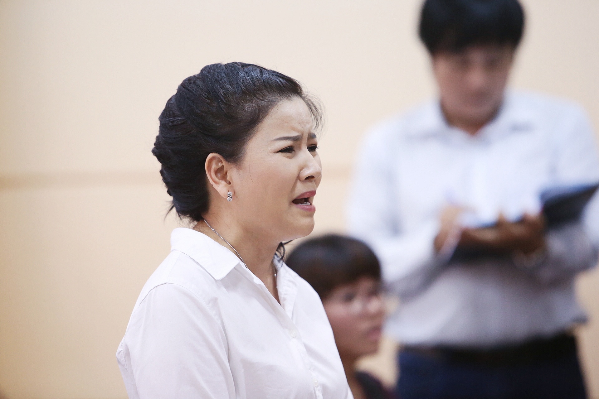 Ngoc Trinh kien nha hat kich tphcm anh 8