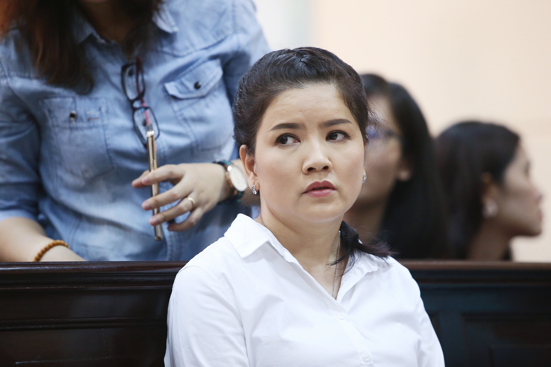 Ngoc Trinh kien nha hat kich tphcm anh 1