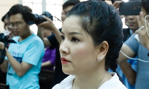 Ngoc Trinh: 'Nha hat kich phai tra 233 trieu dong cho toi la dung' hinh anh