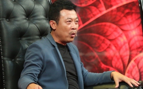 Danh hai Van Son tung bi NSUT Tham Thuy Hang trach vi di dien hai hinh anh