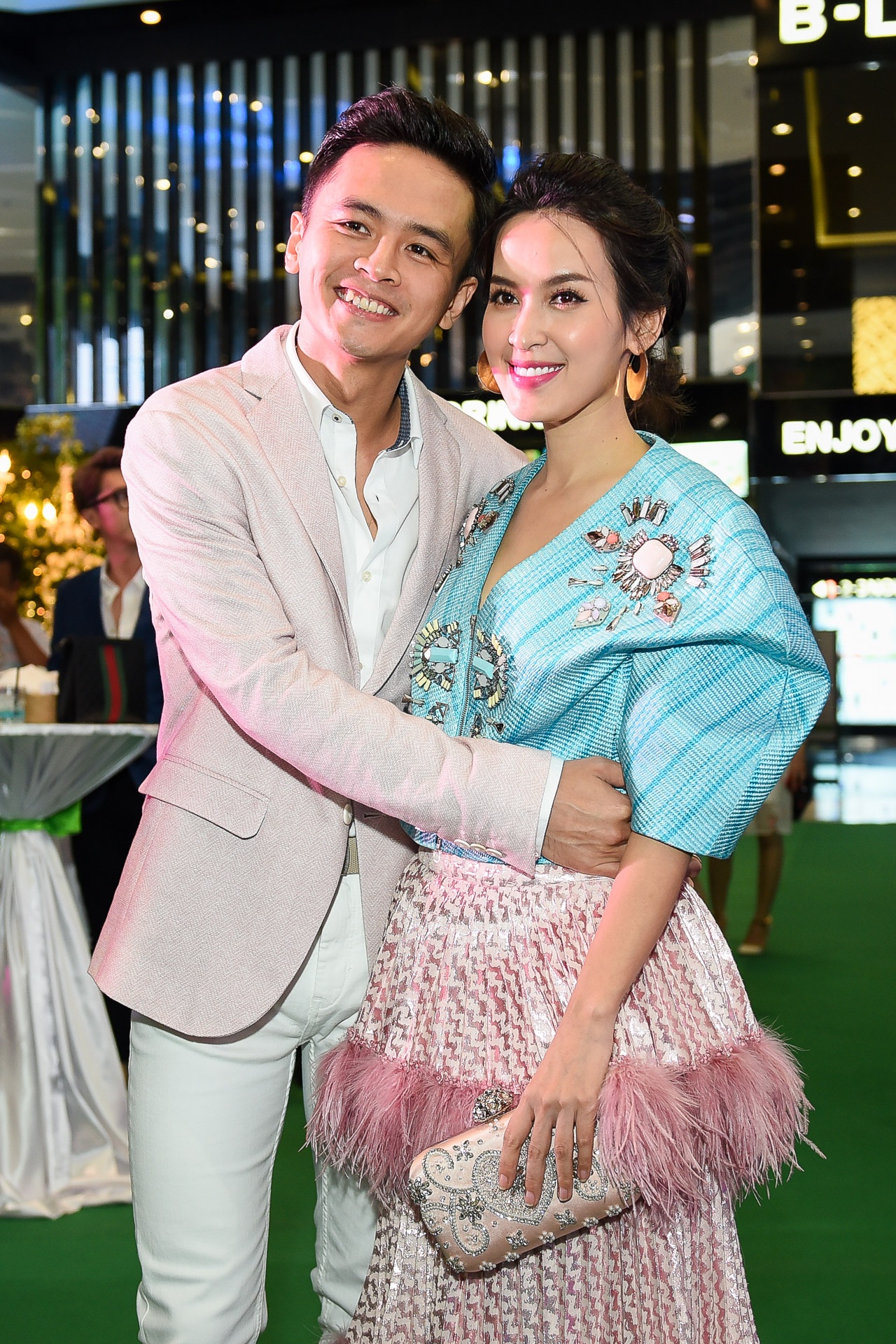 Tú Vi bán nhà làm phim ảnh 1 Tu Vi ban nha lam phim anh 1