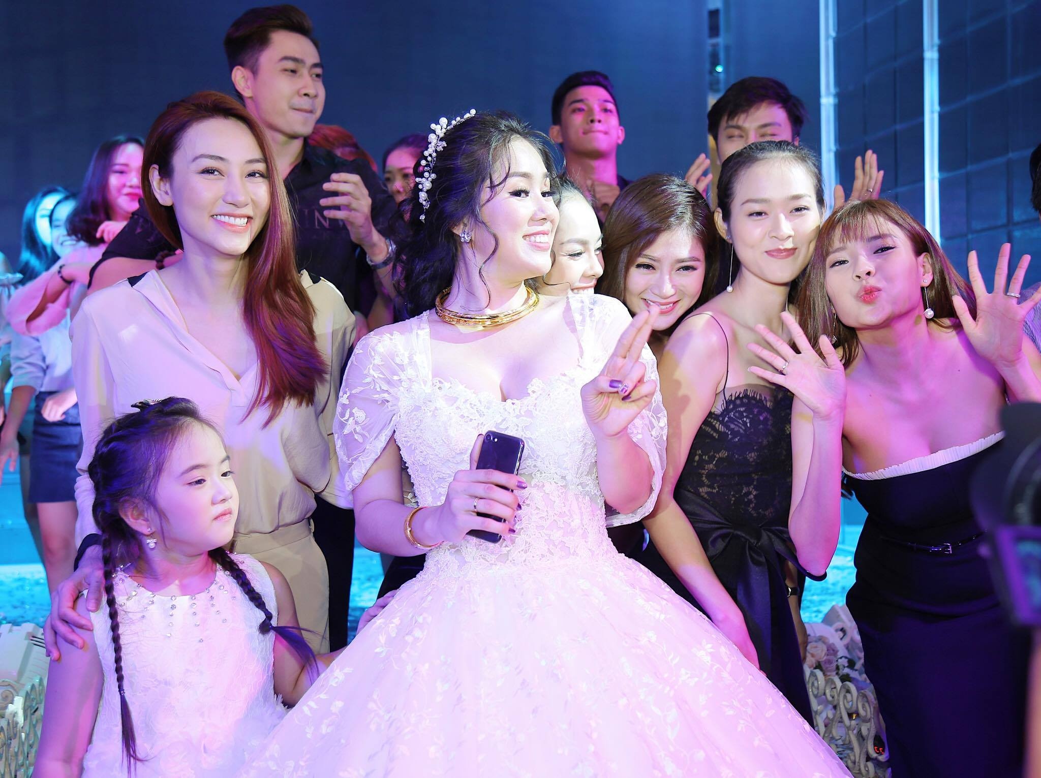 Dam cuoi cua Le Phuong tai Tra Vinh anh 13