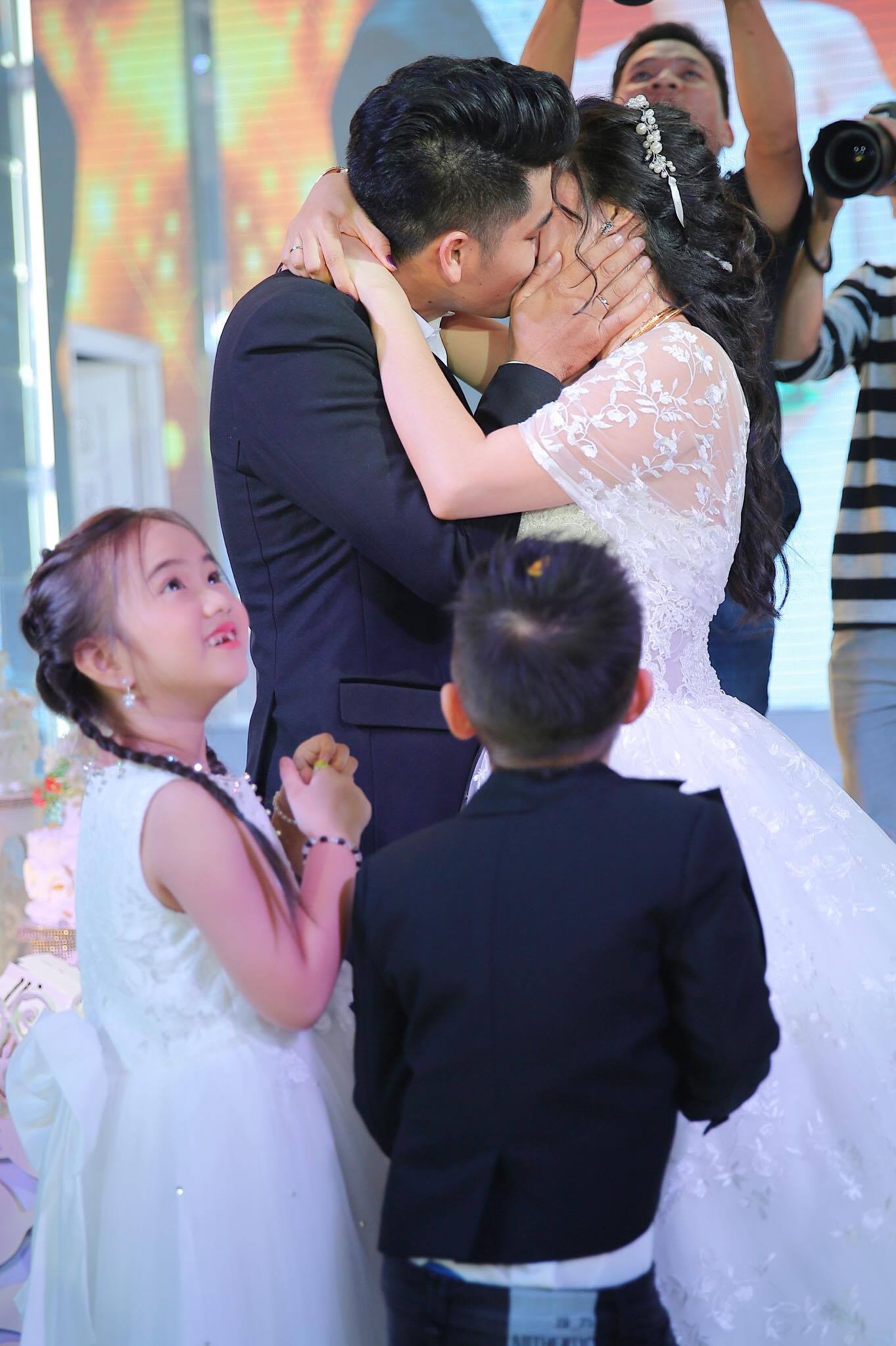 Dam cuoi cua Le Phuong tai Tra Vinh anh 12