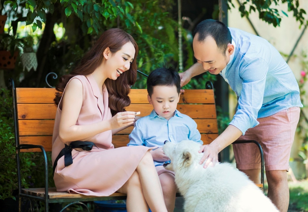 vợ chồng Tiến Luật Thu Trang ảnh 2 vo chong Tien Luat Thu Trang anh 2