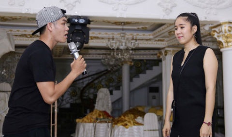 Clip Le Phuong va chong kem 7 tuoi chuan bi le cuoi hinh anh