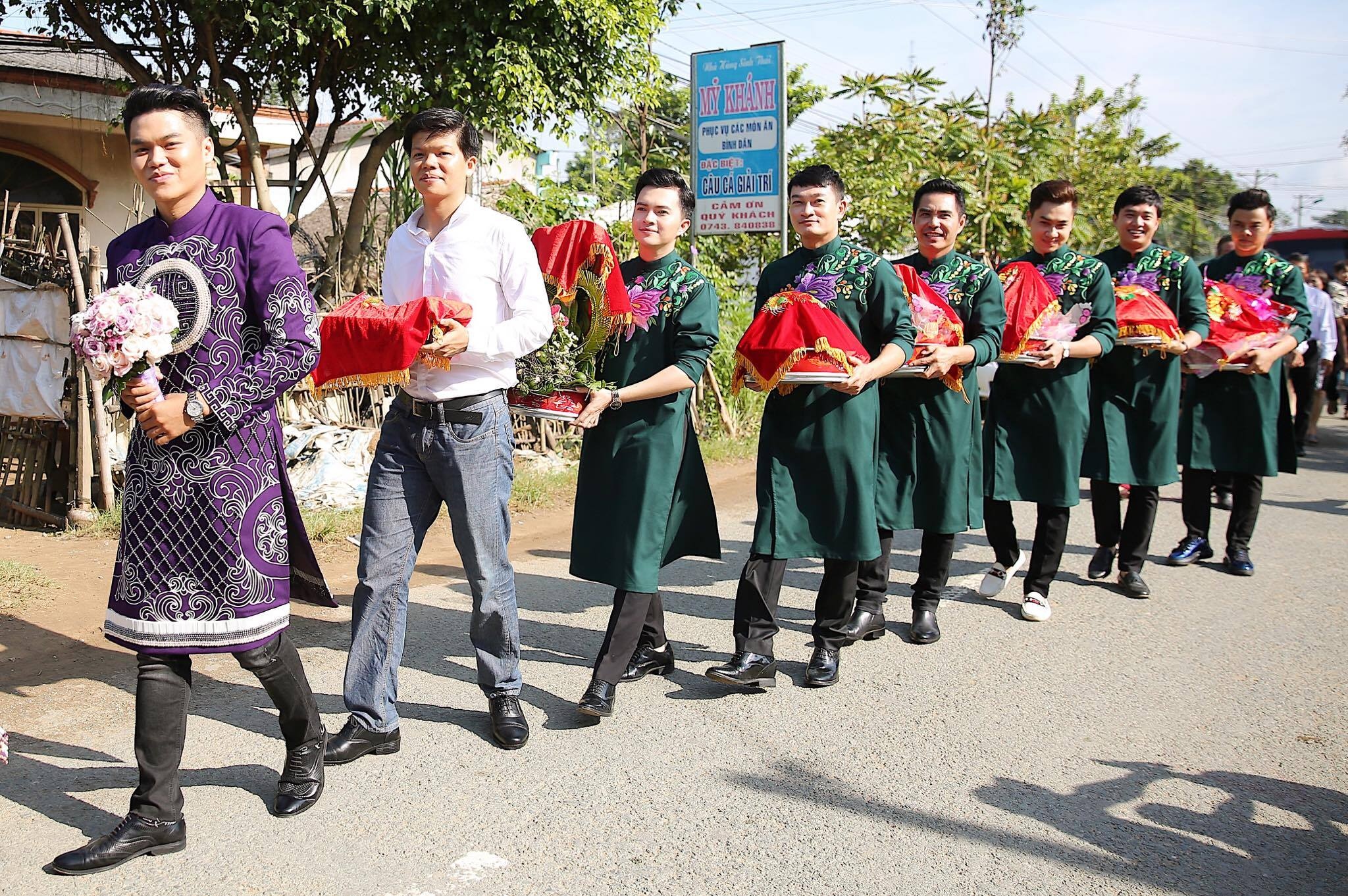 Đám cưới Lê Phương ở quê ảnh 5 Dam cuoi Le Phuong o que anh 5