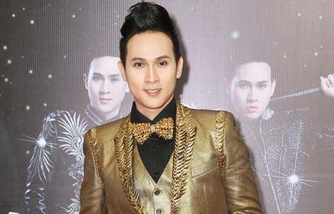 Nguyen Vu hat voi cac danh ca trong album ky niem 25 nam ca hat hinh anh