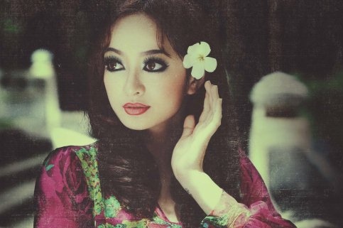 Hot girl 'Em chua 18' Kaity Nguyen hoa thanh minh tinh Tham Thuy Hang hinh anh