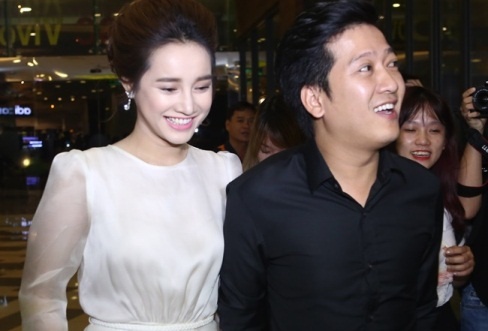 Truong Giang tang Nha Phuong 100 bong hong khi nguoi yeu quay phim xa hinh anh