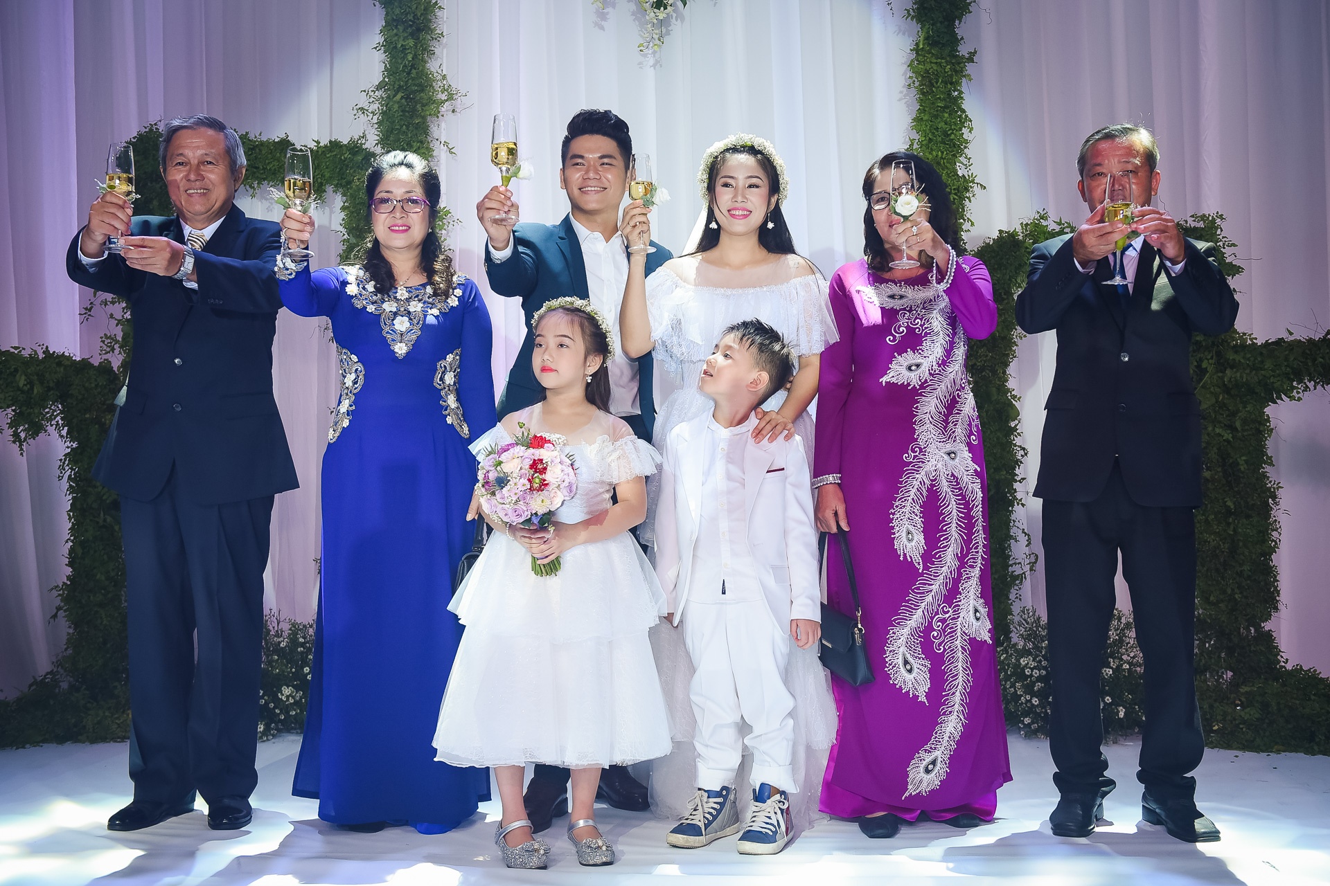 Sao Viet du le cuoi Le Phuong o Sai Gon anh 9