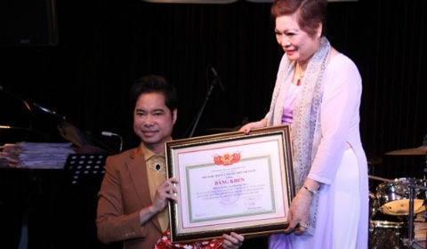 Ngoc Son: 'Ai khong phuc thi xin moi den gap toi' hinh anh