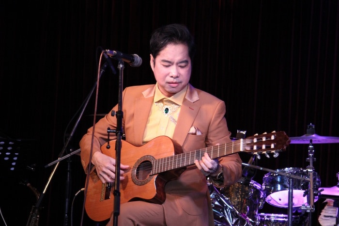 Ngoc Son bi phan ung vi bang khen giao su anh 2