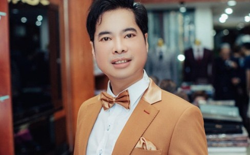 Don vi trao bang giao su am nhac cho Ngoc Son bi yeu cau giai trinh hinh anh