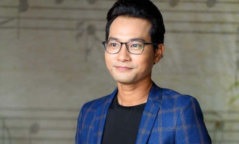 Huynh Dong hat bolero trong chuong trinh Tinh Bolero hinh anh