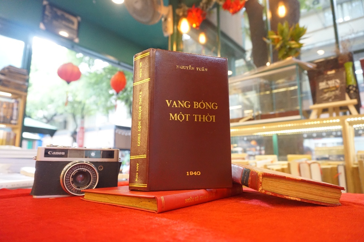 Triển lãm sách quý ở đường sách TP.HCM ảnh 1 Trien lam sach quy o duong sach TP.HCM anh 1